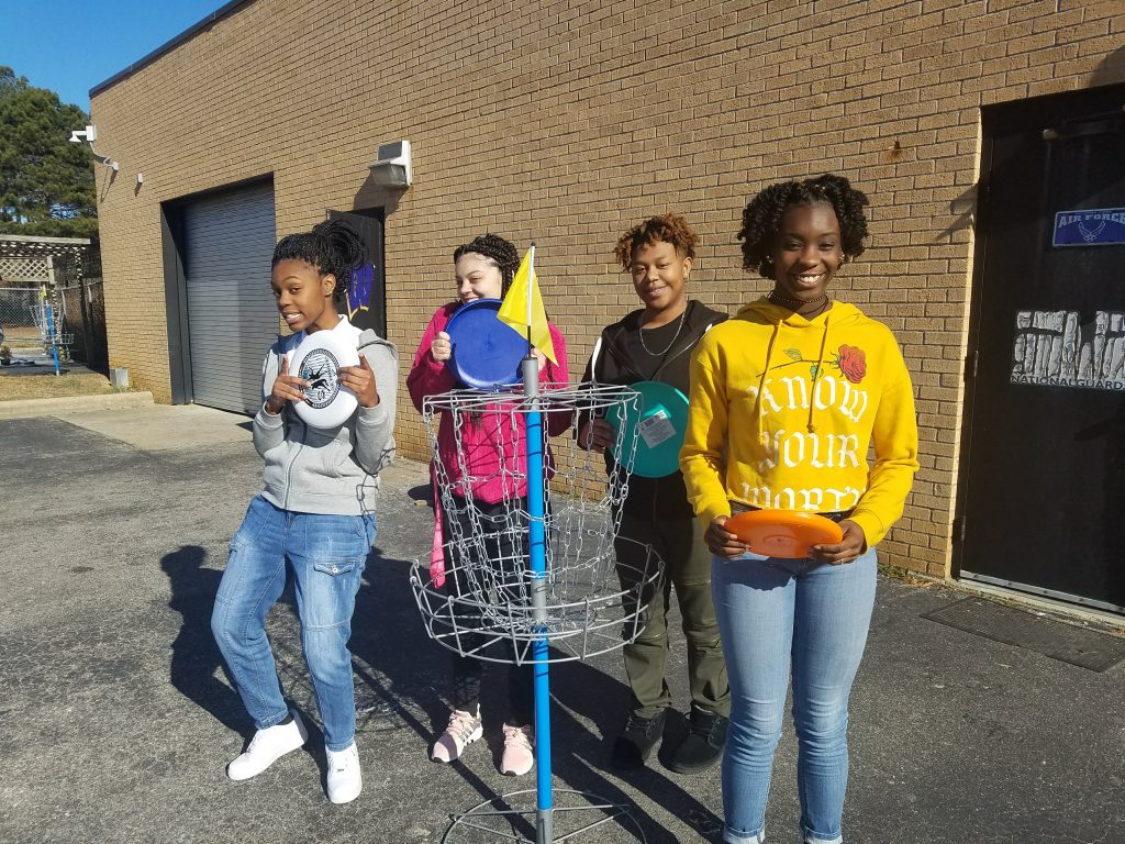 Hunt High School Wilson NC frisbee golf_1042018_1036 Action for