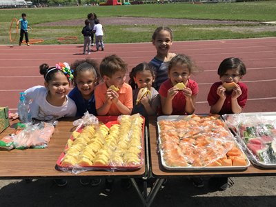 Kids Eating Fruit